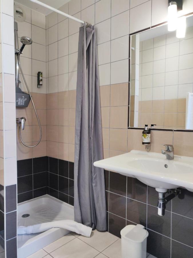 Logis Hotel Le Richelieu - Royan Atlantique Saujon Luaran gambar