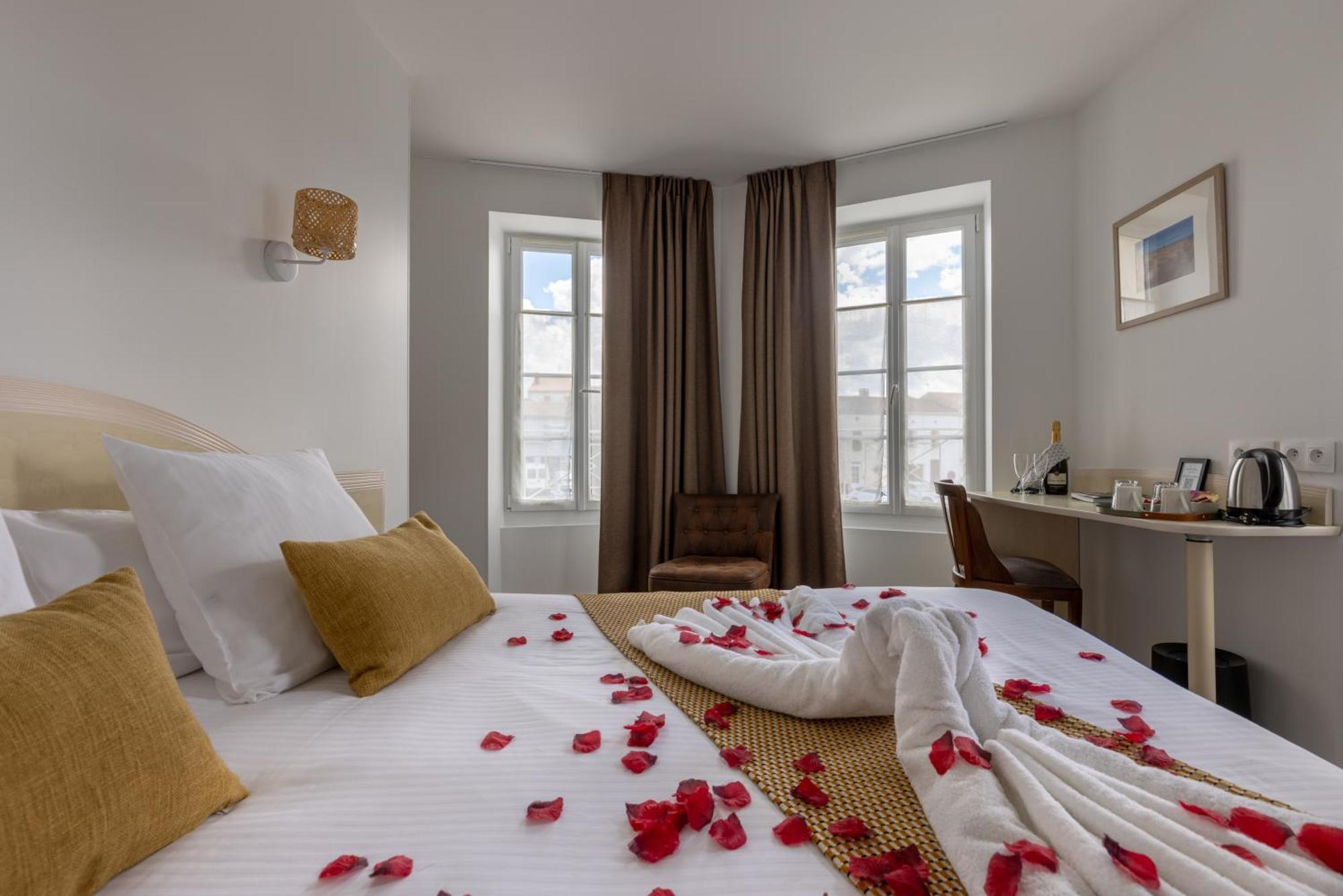 Logis Hotel Le Richelieu - Royan Atlantique Saujon Luaran gambar
