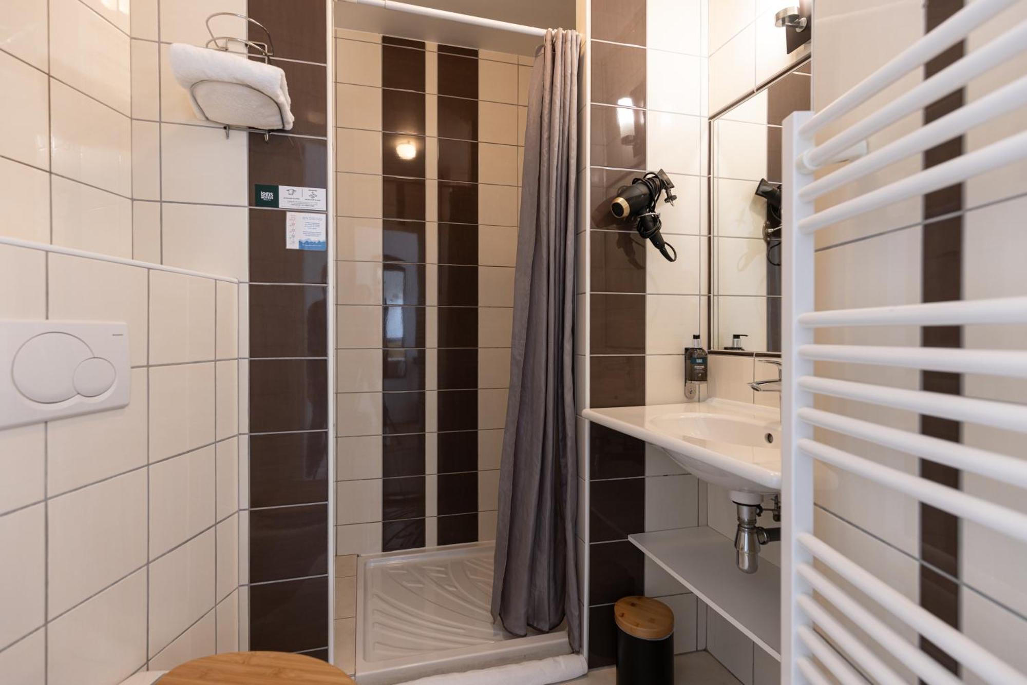 Logis Hotel Le Richelieu - Royan Atlantique Saujon Luaran gambar